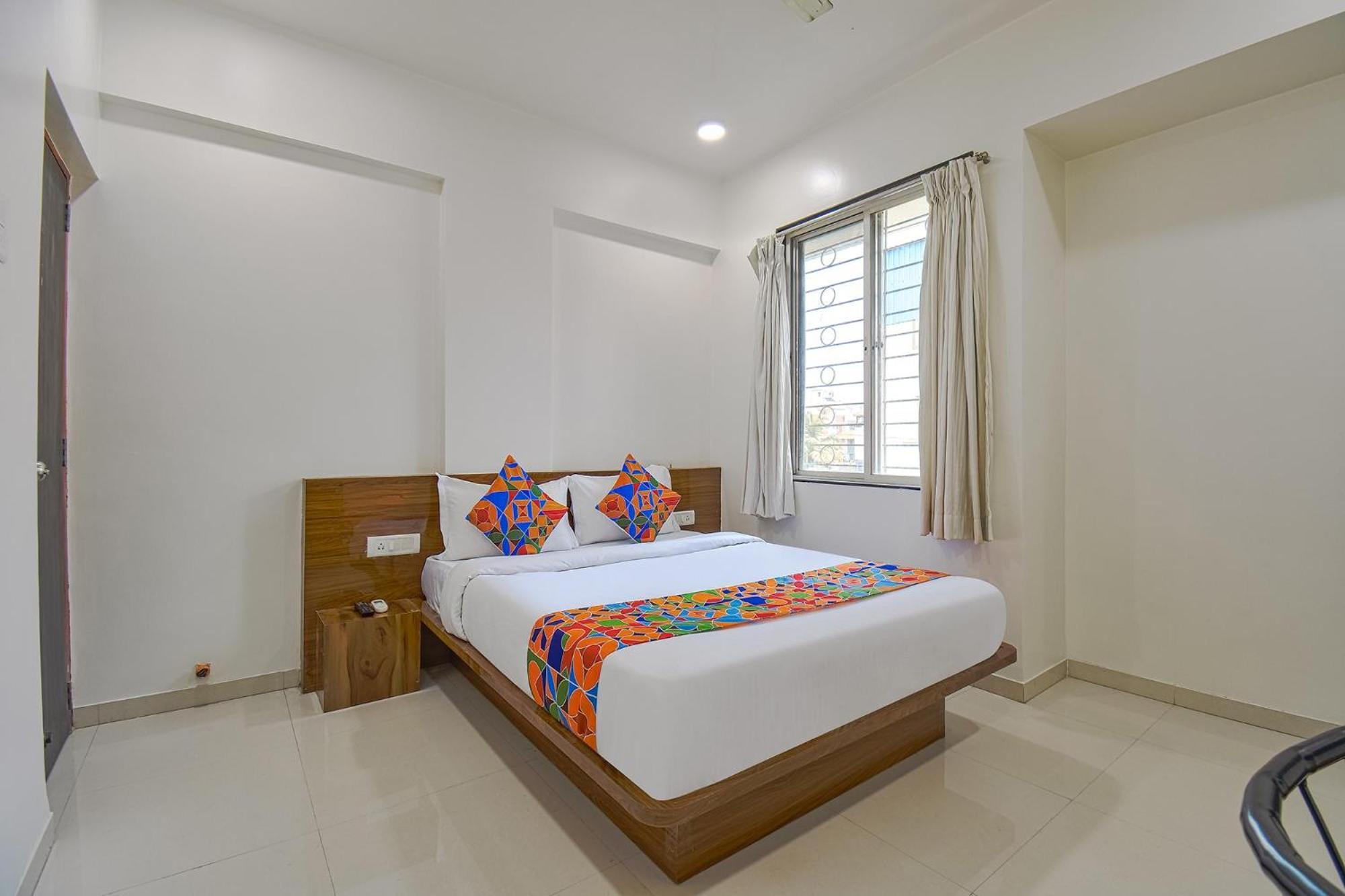 Fabhotel Skylight Studio Rooms - Nr Mcf Camp Pune Dış mekan fotoğraf