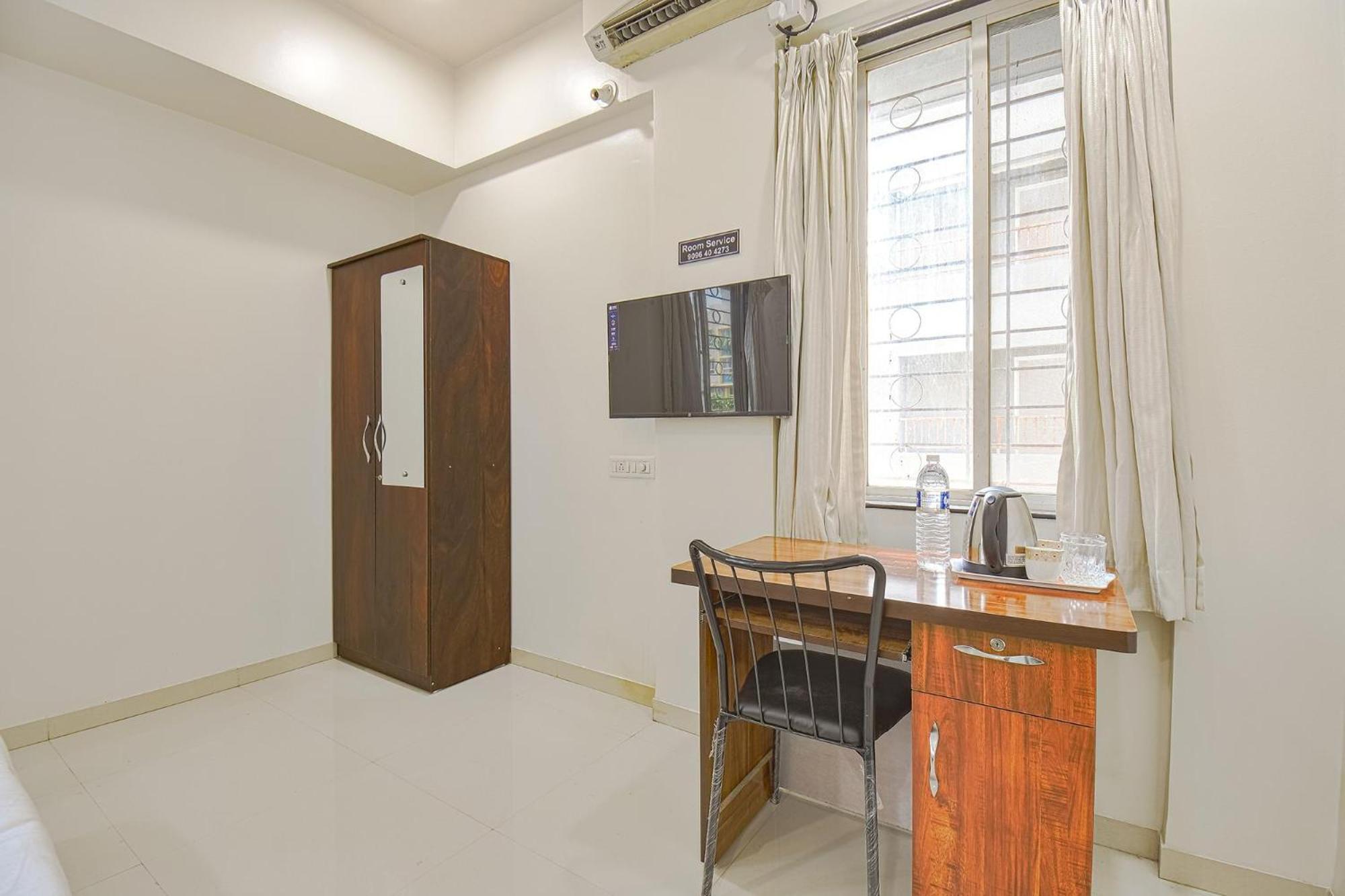 Fabhotel Skylight Studio Rooms - Nr Mcf Camp Pune Dış mekan fotoğraf