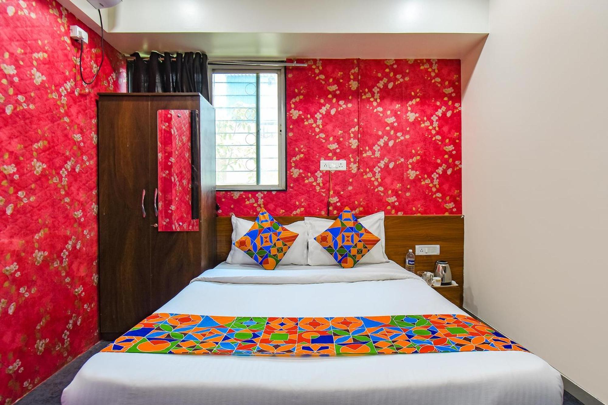 Fabhotel Skylight Studio Rooms - Nr Mcf Camp Pune Dış mekan fotoğraf