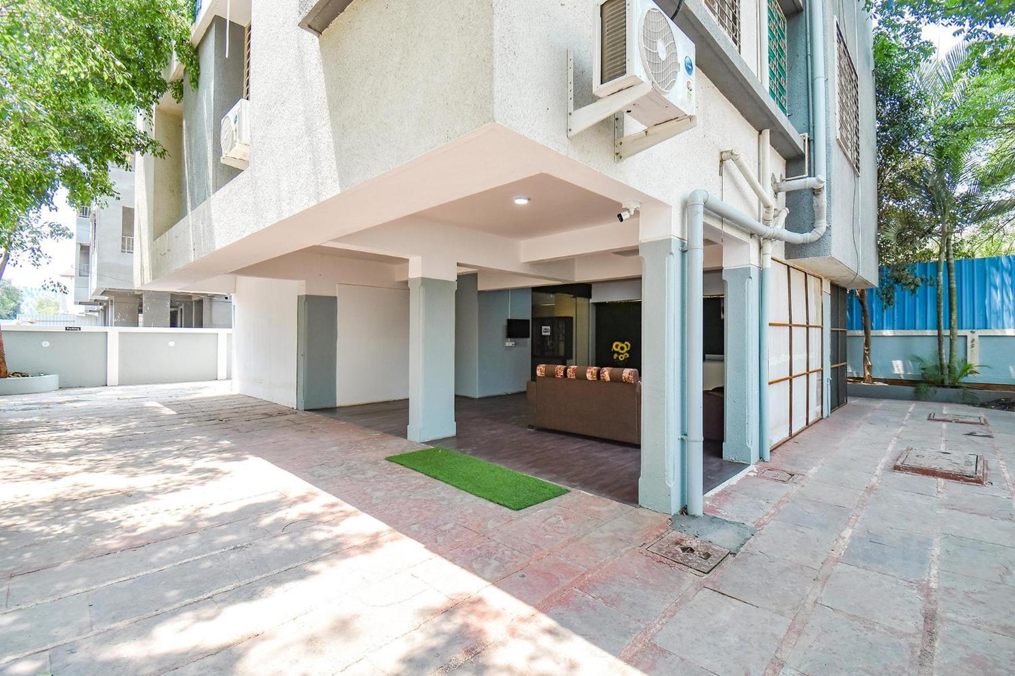 Fabhotel Skylight Studio Rooms - Nr Mcf Camp Pune Dış mekan fotoğraf