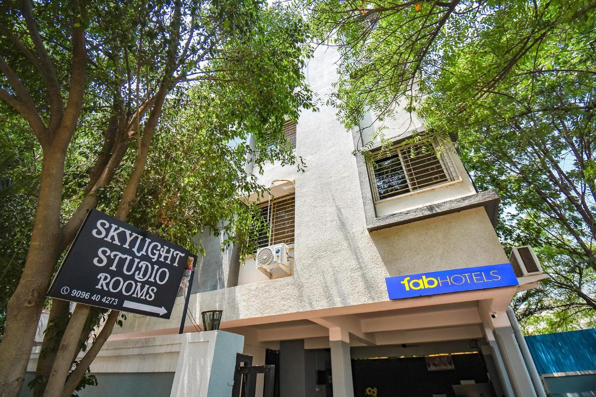 Fabhotel Skylight Studio Rooms - Nr Mcf Camp Pune Dış mekan fotoğraf